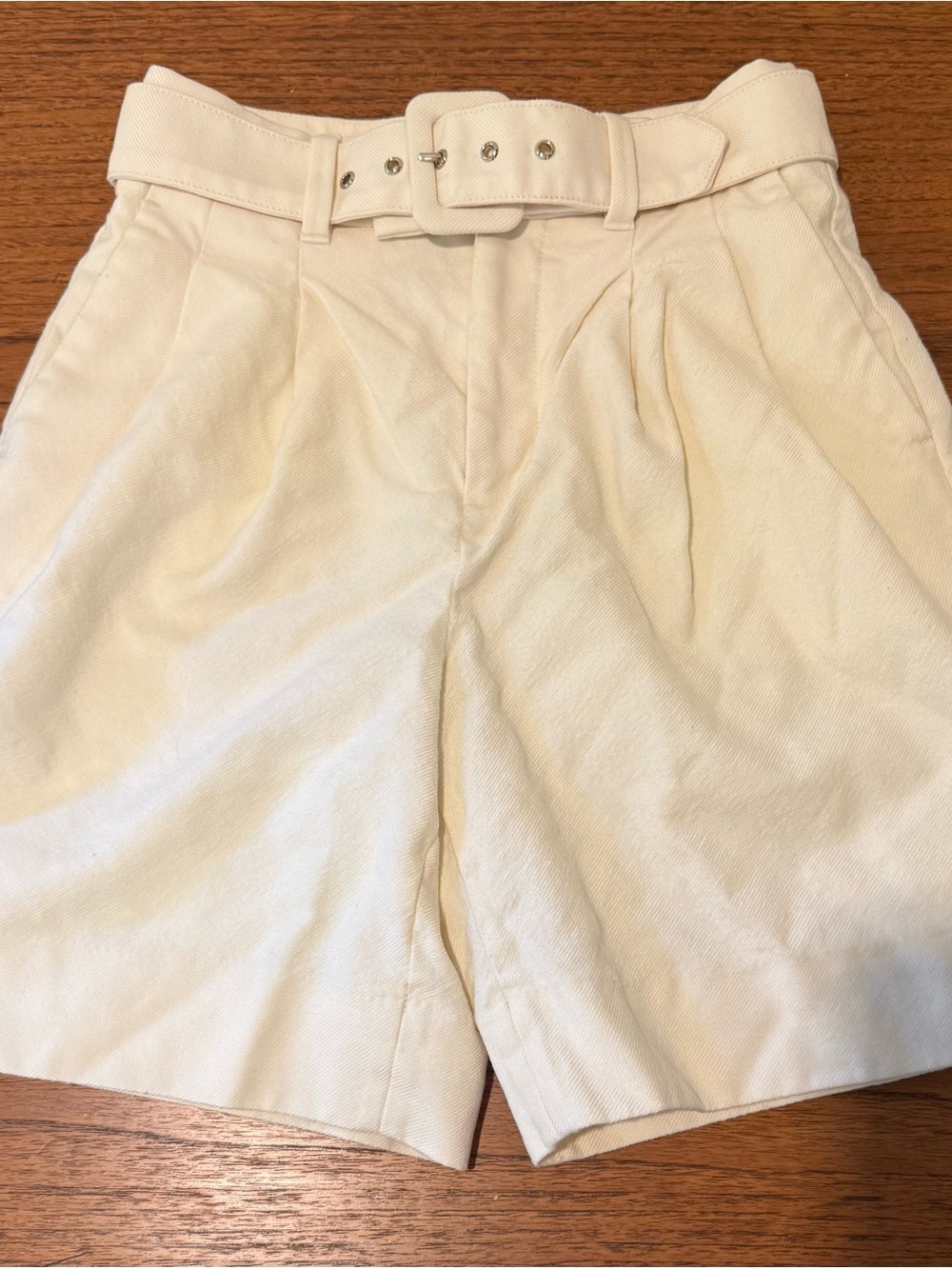Banana Republic 90s style belted and pleated wool lined shorts
